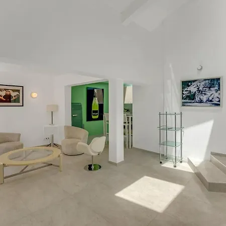 Duplex à 50 Mètres De La